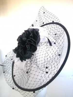 White/Navy Fascinator 