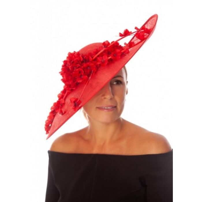 Rødblomstret fascinator